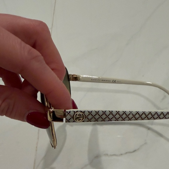 Gucci Aviator Sunglasses - Picture 3 of 5